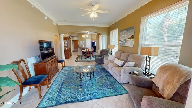 Building Photo - 2230 Beach Dr