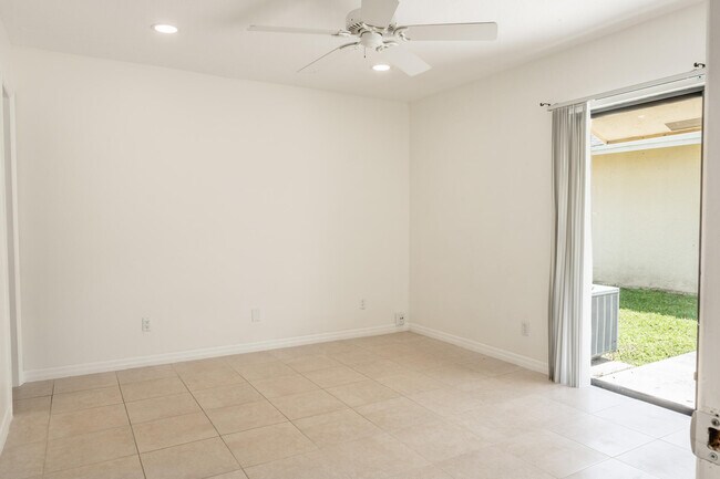 Building Photo - 1253 White Pine Dr