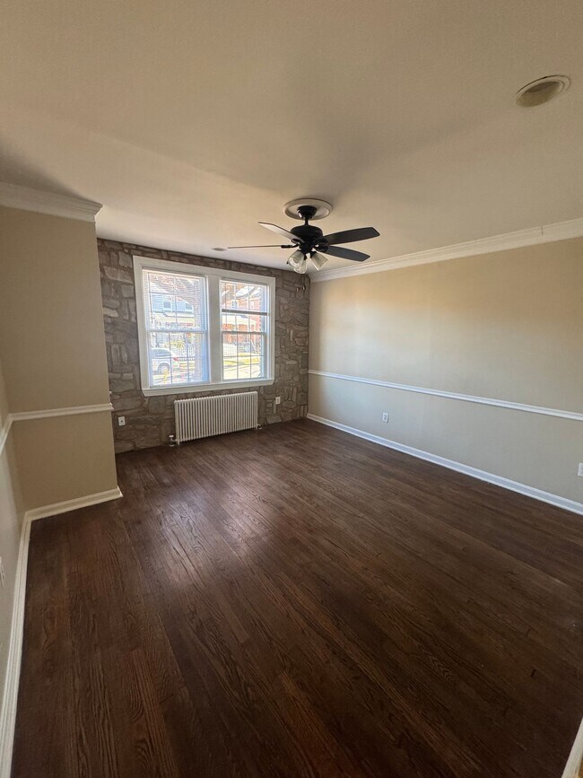 Building Photo - Move in Special! 2 Bed 1 Bath SE DC