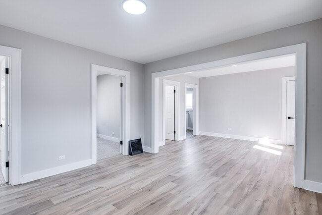 Building Photo - 1520 N Prairie Ave