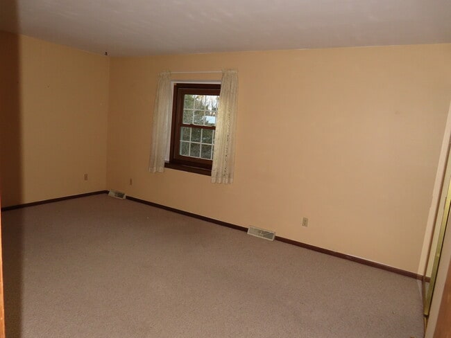 Building Photo - 5221 W Loomis Rd