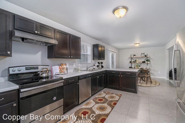 Building Photo - 4 br, 2.5 bath House - 4428 Bronson Boulevard