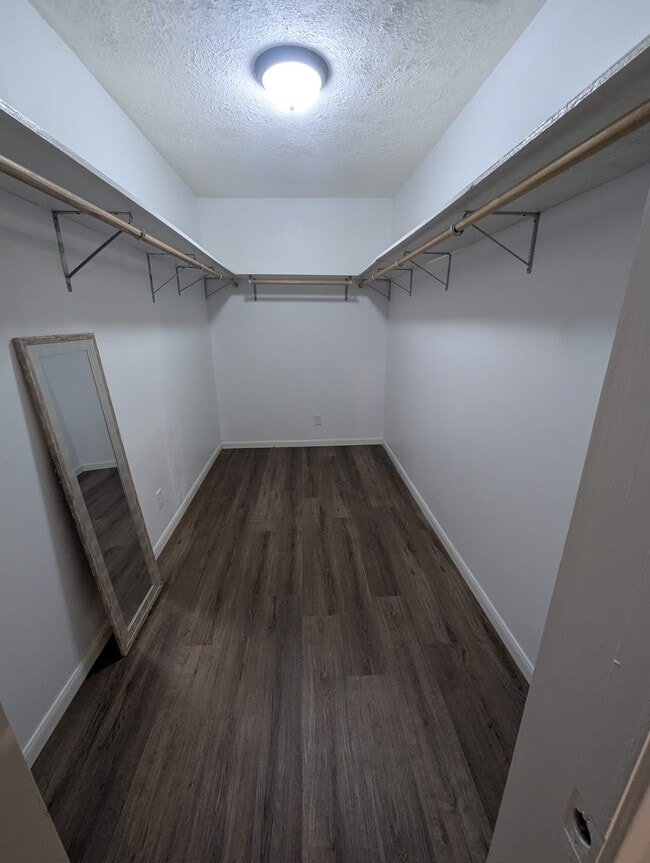 Building Photo - 2719 Canal Ave
