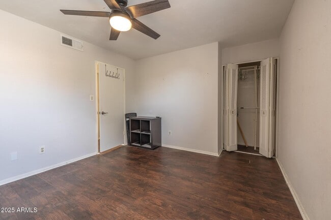 Building Photo - 1342 W Emerald Ave