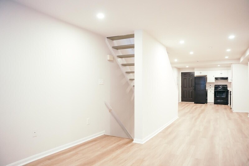 Primary Photo - 916 W Lombard St