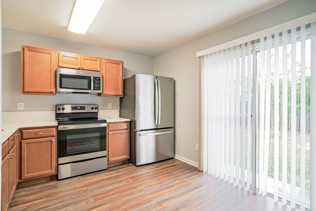 Building Photo - 192 Brookfall Dr