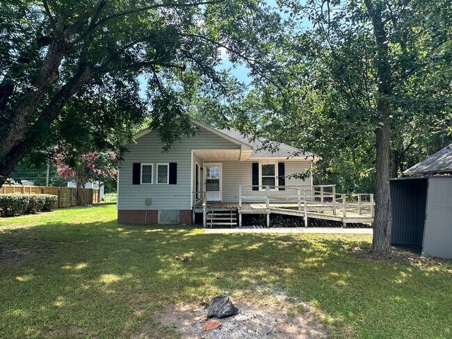 Building Photo - 306 Chinquapin Rd