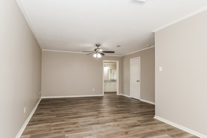 Building Photo - 17930 Cypress Spring Dr