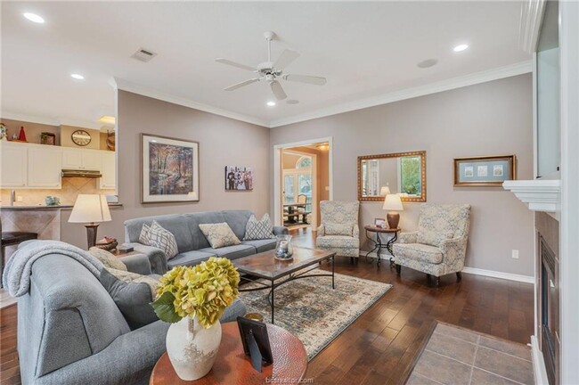 Building Photo - IMMEDIATE MOVE IN! Gorgeous 4 bedroom 3 ba...