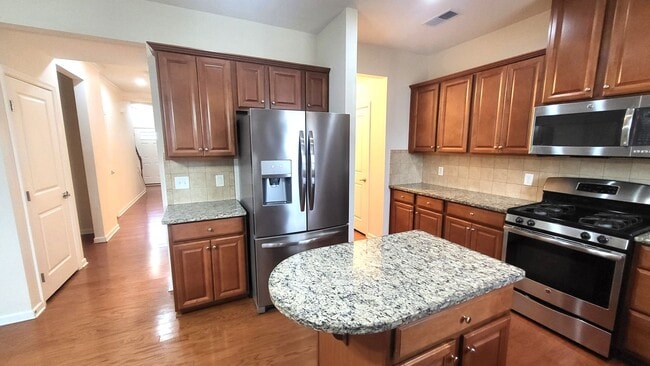 Building Photo - Beautiful 4 Bedroom House in Simpsonville ...