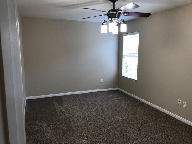 Building Photo - 8111 Ipswich Way