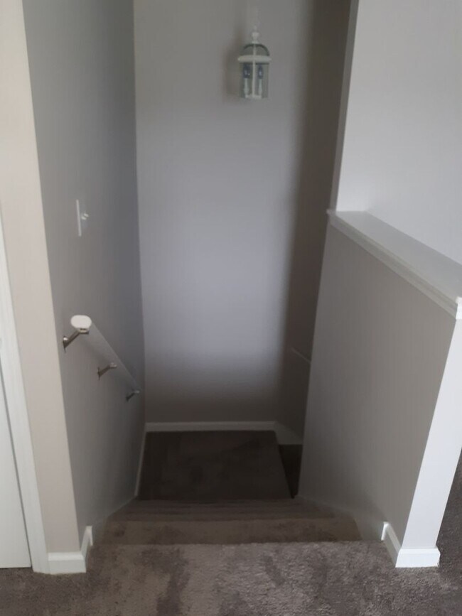 Building Photo - MOVE IN SPECIAL - $300 OFF THE FIRST FULL ...