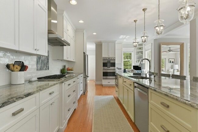 Building Photo - 159 Walpole St