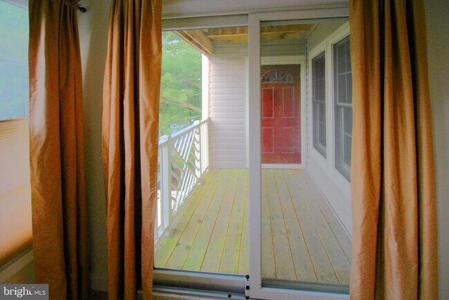 Building Photo - 3801 Ridge Knoll Ct