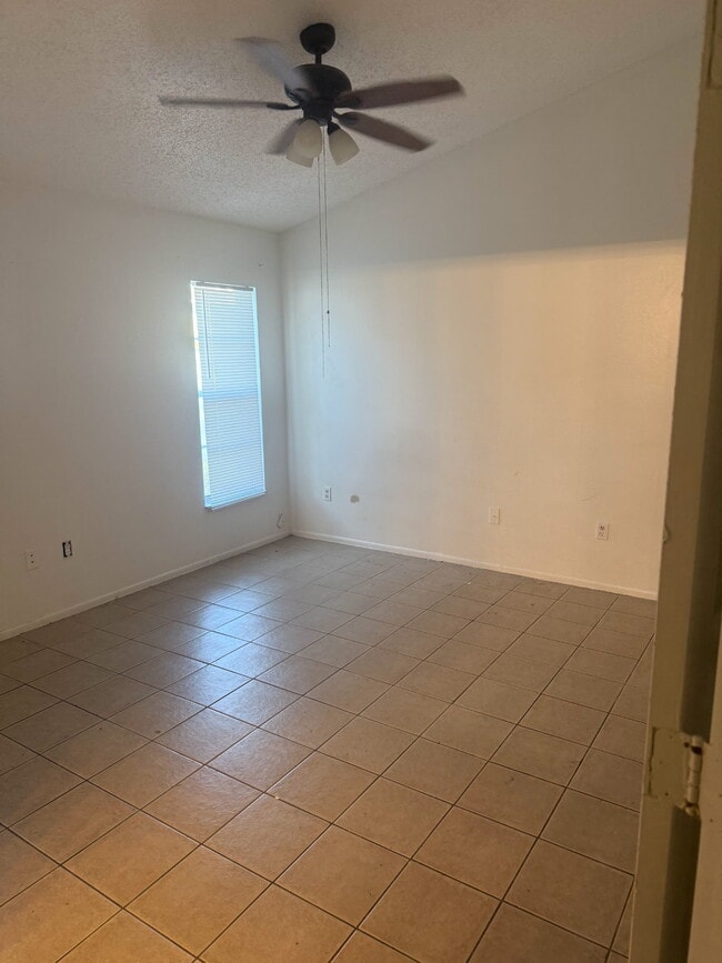 Building Photo - 1408 Mohrlake Dr