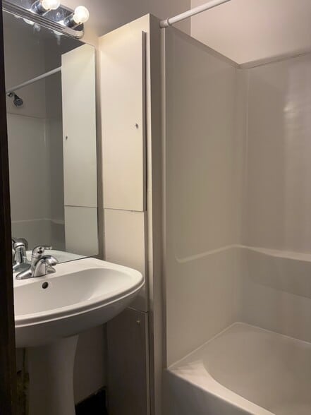 Main floor bath - 436 N Main St