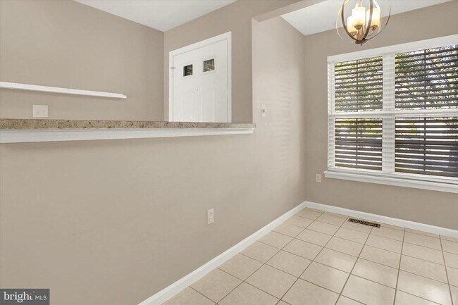 Building Photo - 6444 Terrace Ct
