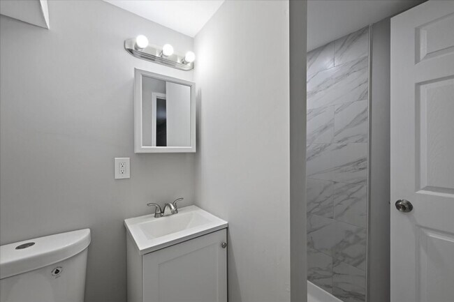 Building Photo - Gorgeous Two-Bedroom Townhome In Middle River