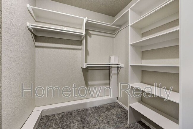 Building Photo - 6460 W Hefner Rd