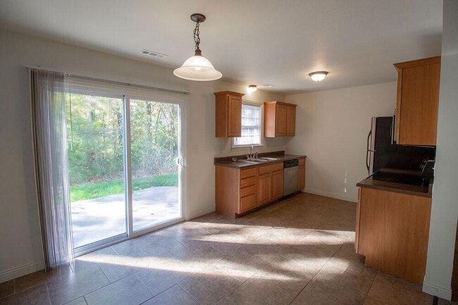 Building Photo - 4612 Dehaven Dr