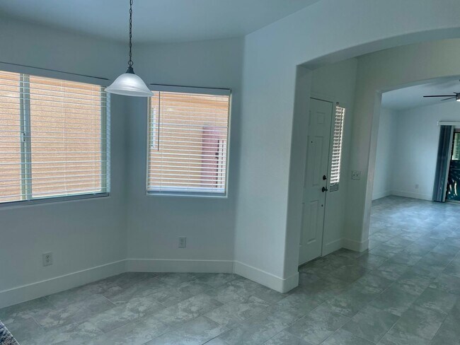 Building Photo - Fully Remodeled 3 bedroom Stallion Mountai...