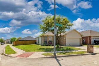 Building Photo - 9901 Amaryllis Ln