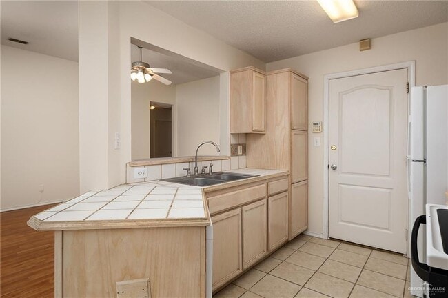Building Photo - 13 Campanario Cir