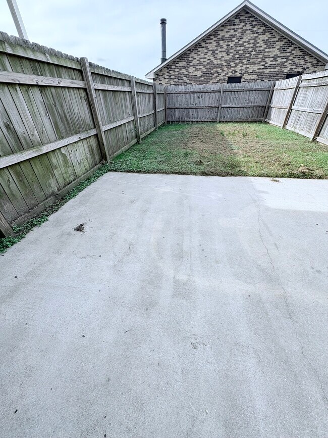 Building Photo - 1534 S Patout St