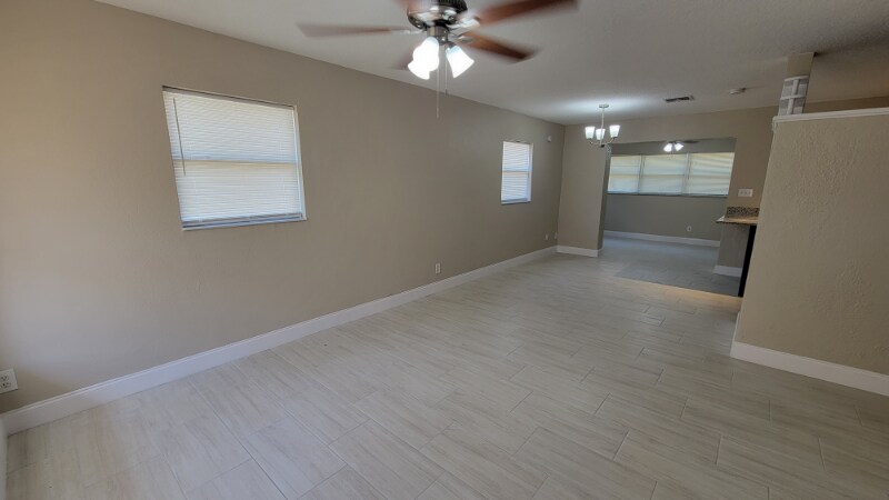 Building Photo - 4806 Vanguard St