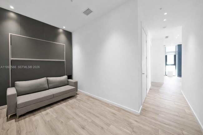 Building Photo - 3156 SW 27th Ave