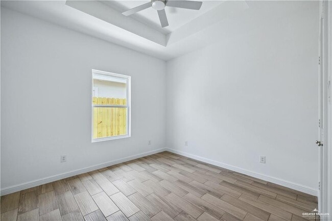 Building Photo - 13 Vision St