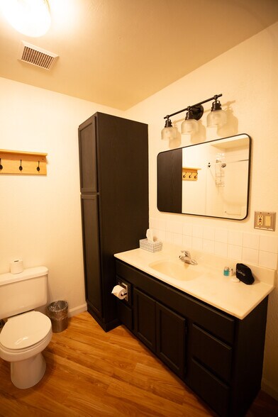 Building Photo - 677 US-50