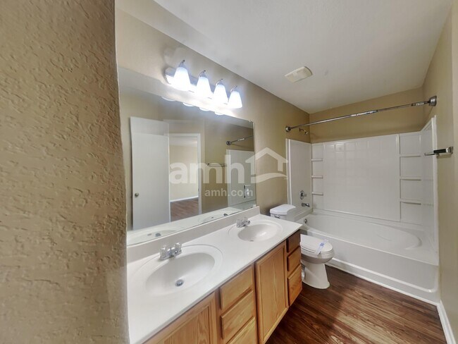 Building Photo - 5325 Mathra Dr