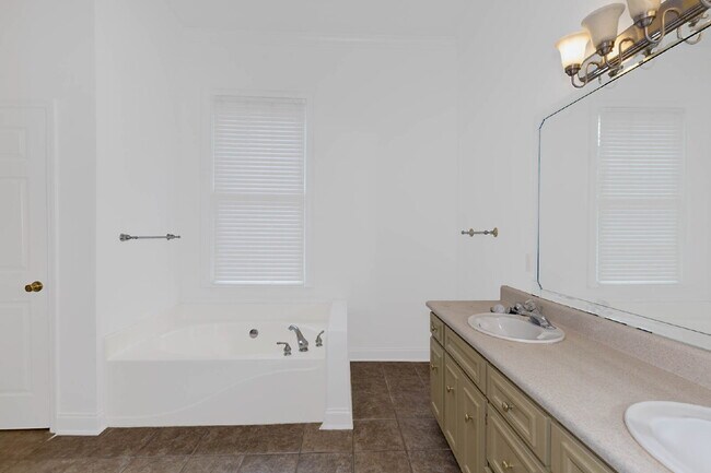 Building Photo - 1601 18th St