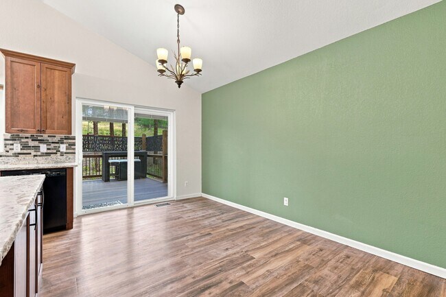 Building Photo - 34431 Chilton Ave