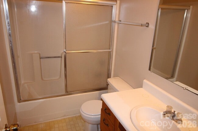 Building Photo - 72 Windwood Dr