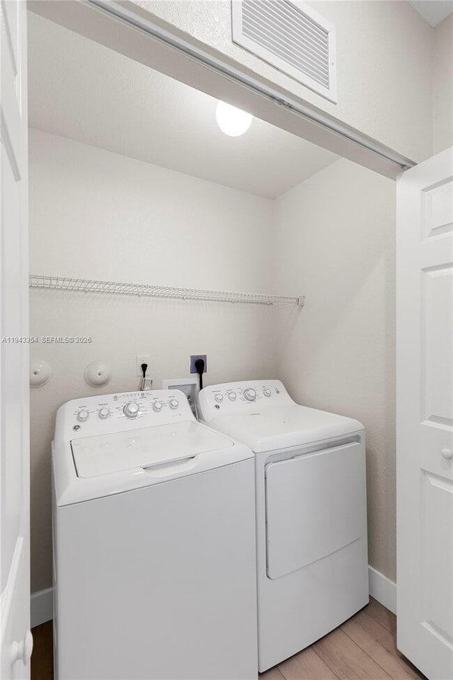 Building Photo - 10653 W 32nd Ln