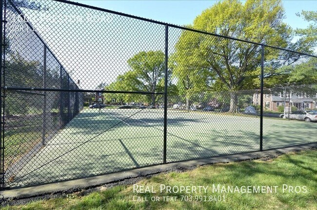 Building Photo - 1600 Preston Rd
