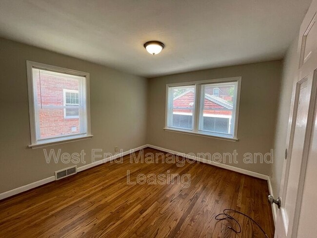 Building Photo - 7215 Amherst Ave