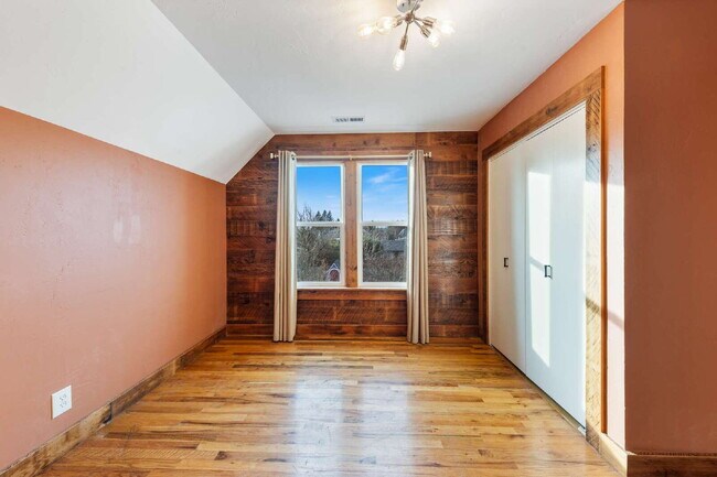 Building Photo - 3 Bedroom, 2.5 Bathroom CUSTOM HOME