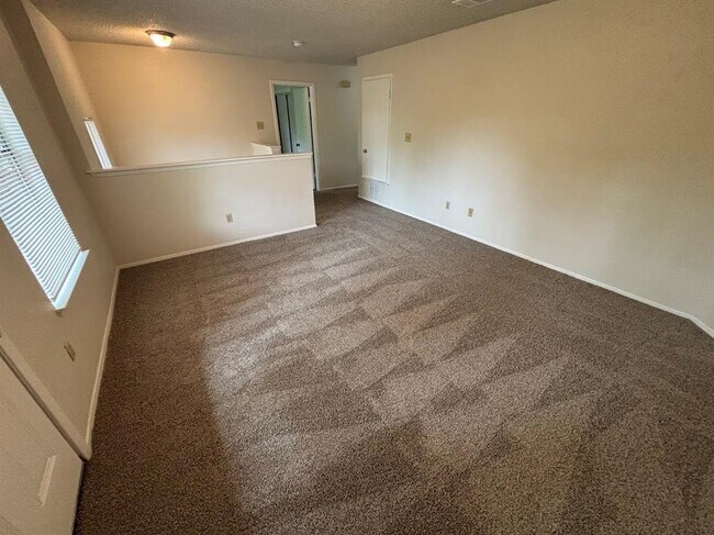 Building Photo - 701 Fairchild Dr