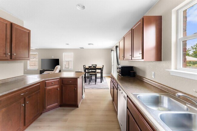 Building Photo - 6708 Glebe Path