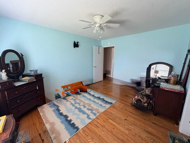 Building Photo - 839 Malibu Dr