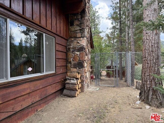 Building Photo - 42995 Sunset Dr