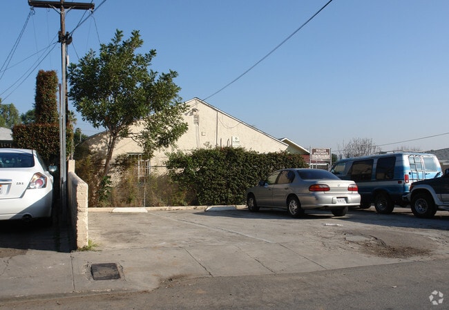 Building Photo - 2319-2339 Smythe Ave