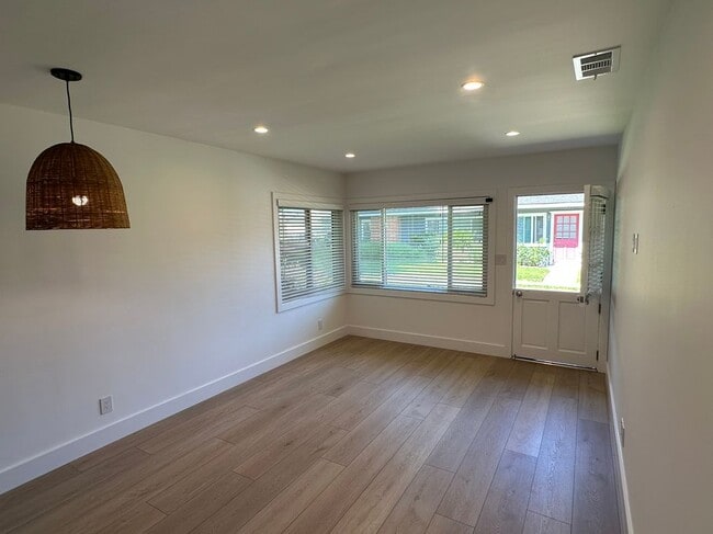 Building Photo - 1502 Clay St