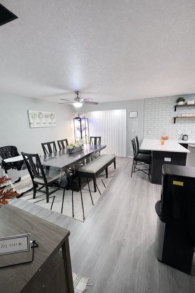 Building Photo - 19315 SW Oak St