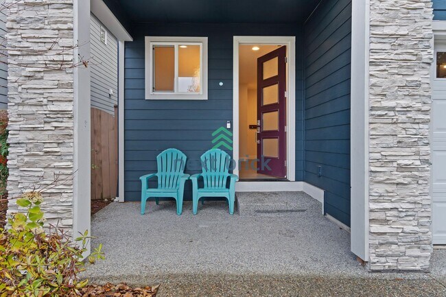 Building Photo - 5 BED & 2.5 BATH SINGLE FAMILY HOUSE FOR RENT