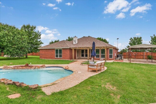 Building Photo - Luxury Lease on 1+ Acre with Saltwater Pool & Workshop in Ponder ISD!