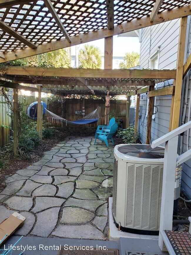 Building Photo - 1 br, 1 bath House - 530 2nd St #1